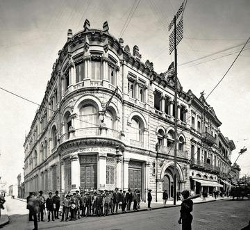 1024px edificio do brasilianische bank fur deutschland  vincenzo pastore 
