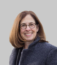 linda goldberg 0236 cropped retouched gray background